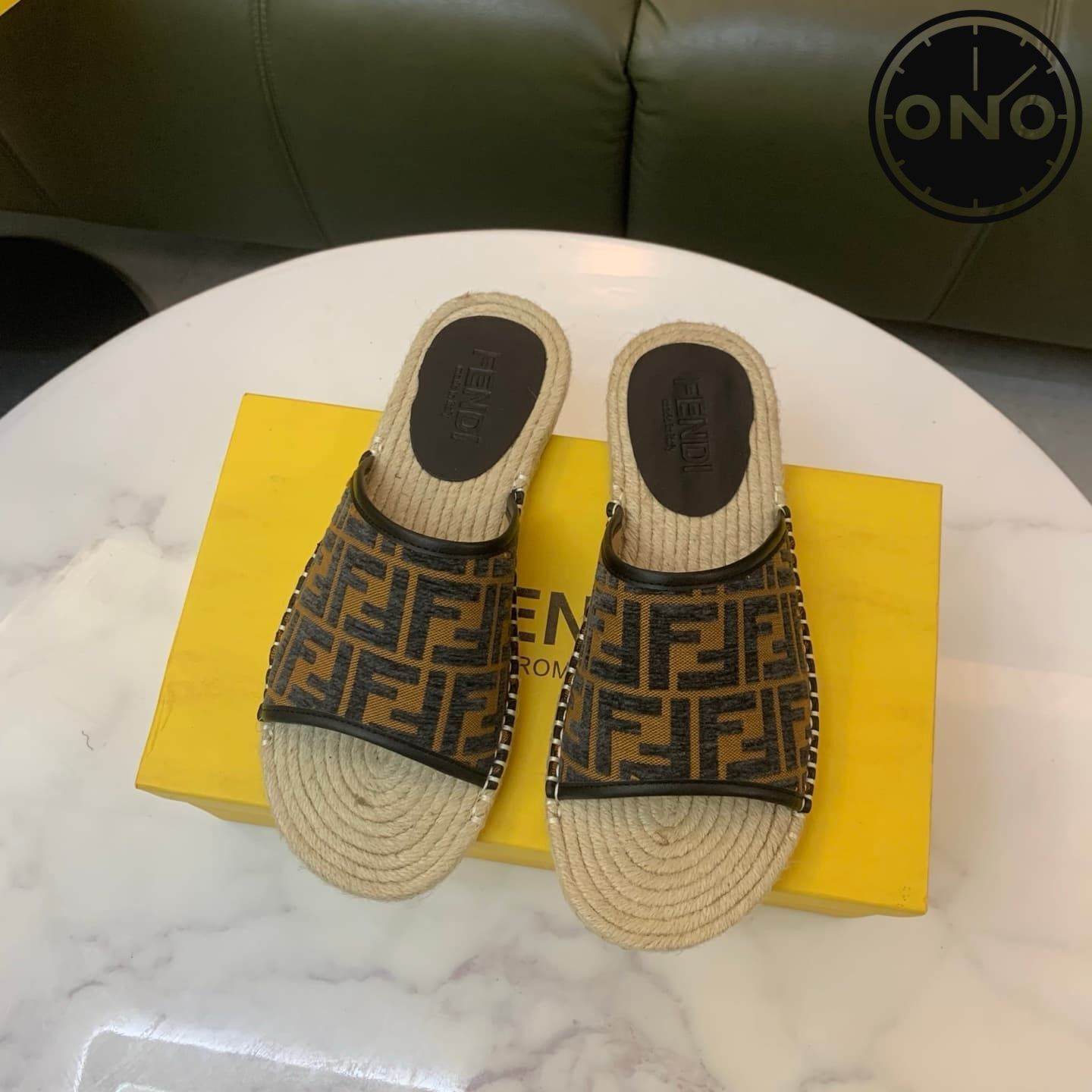 fendi-slippers_24_1.jpg