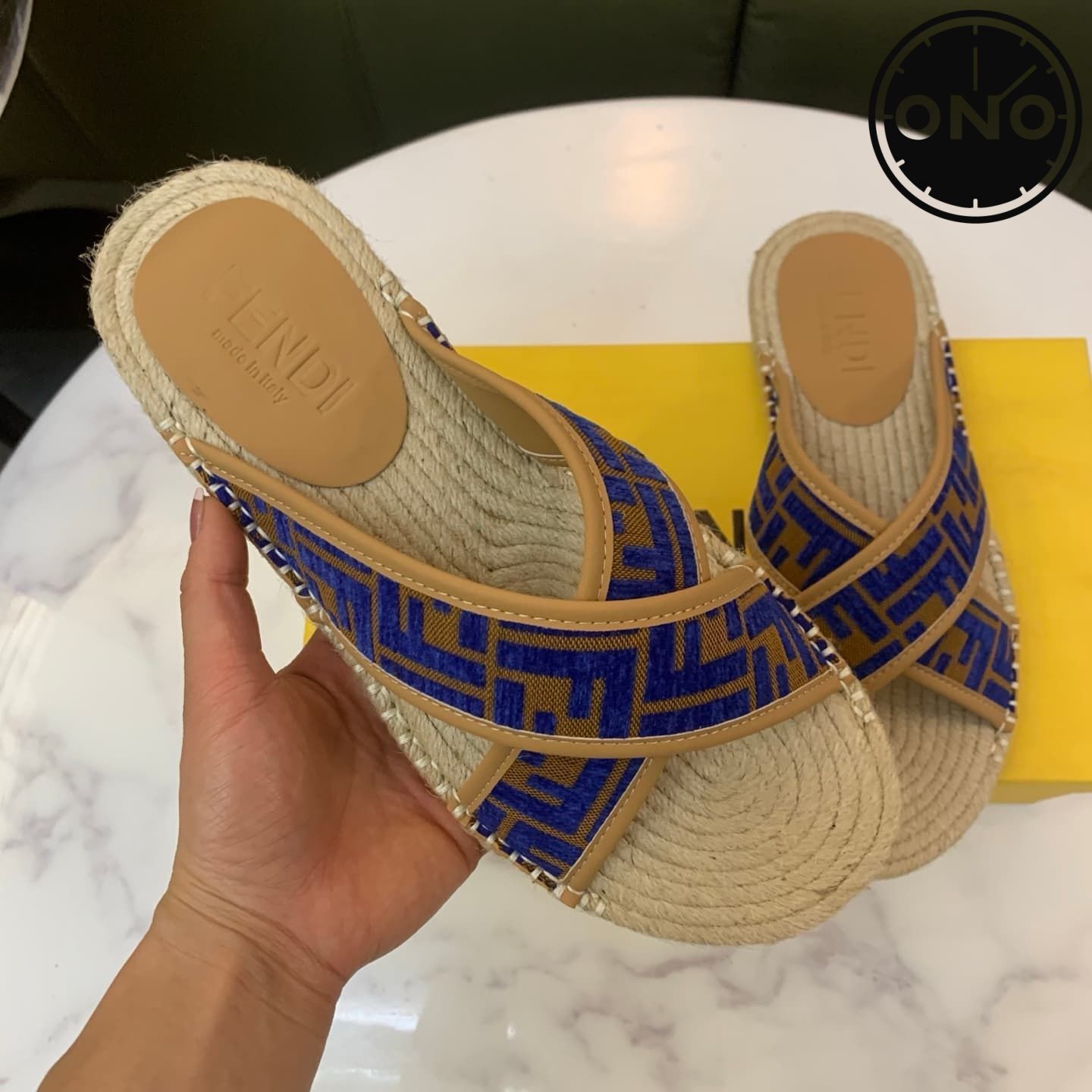 fendi-slippers_3_4.jpg