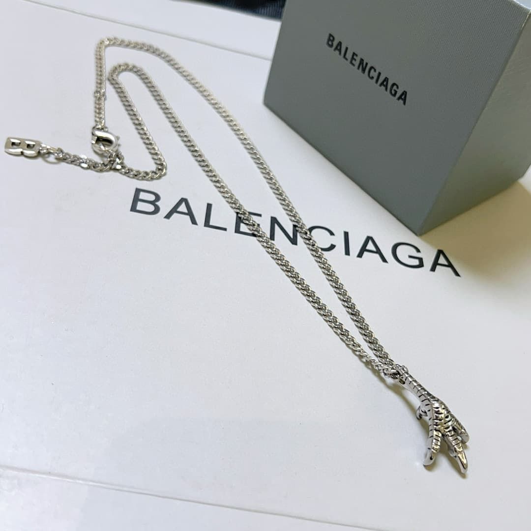 balenciaga-necklace_23_1.jpg