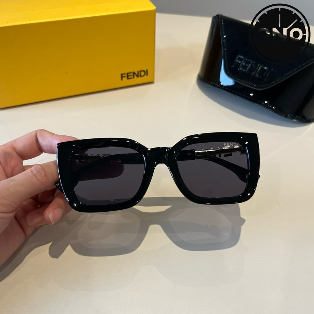 fendi-glasses_4_3.jpg
