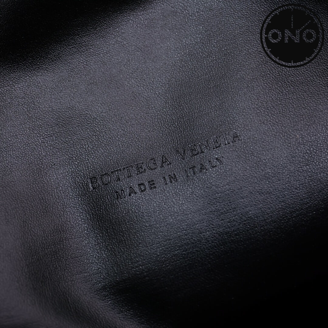 bottega_veneta_women_106_7.jpg