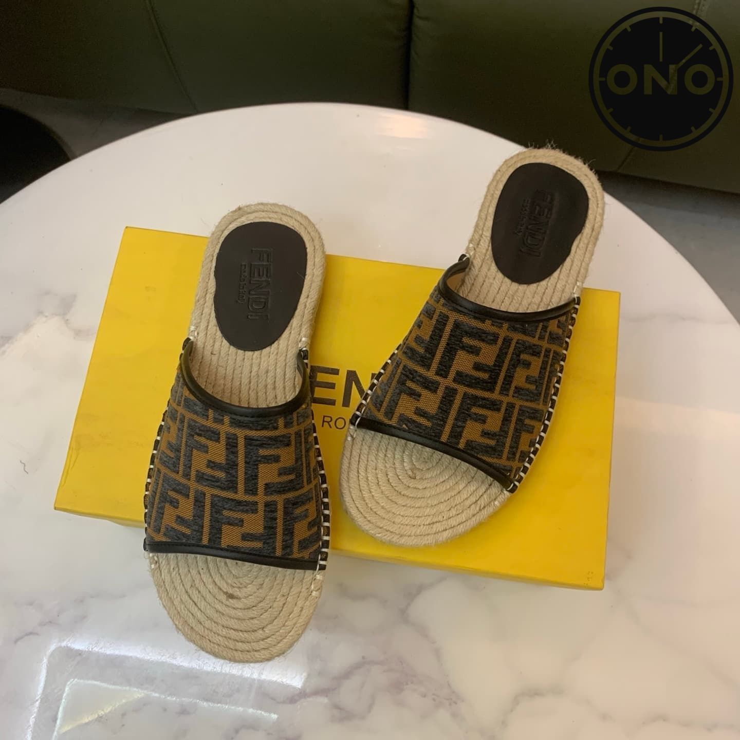 fendi-slippers_24_3.jpg