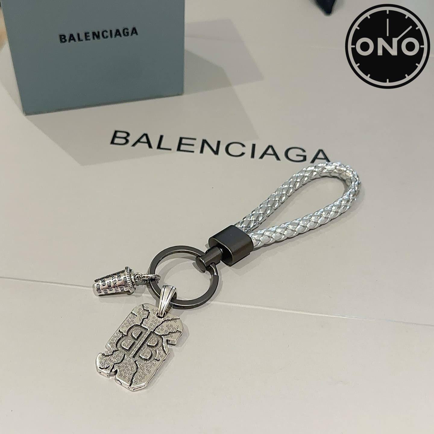 balenciaga-clasp_72_5.jpg