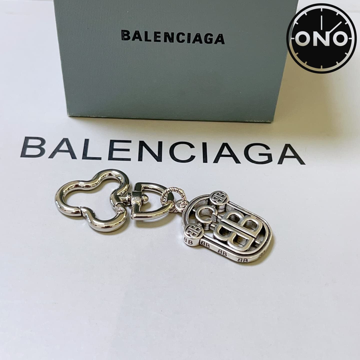 balenciaga-clasp_71_4.jpg