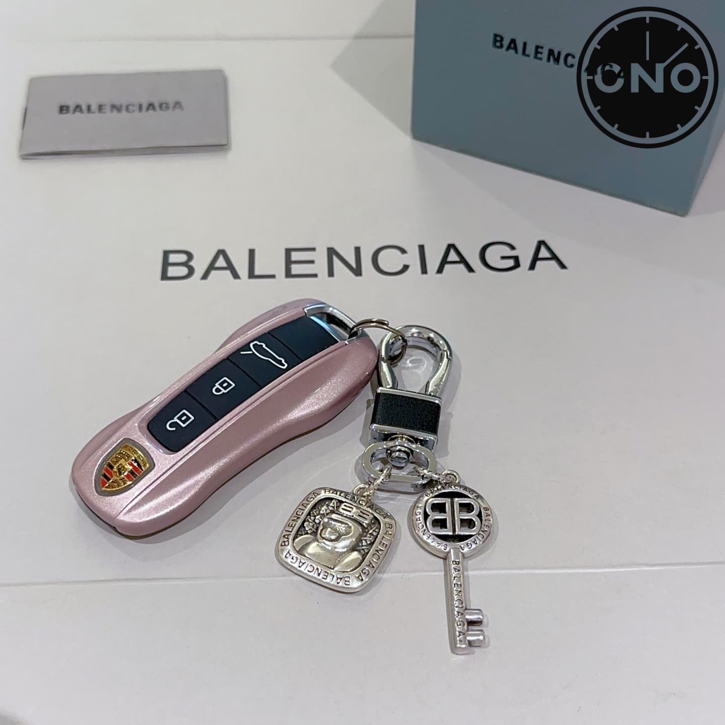 balenciaga-clasp_84_4.jpg