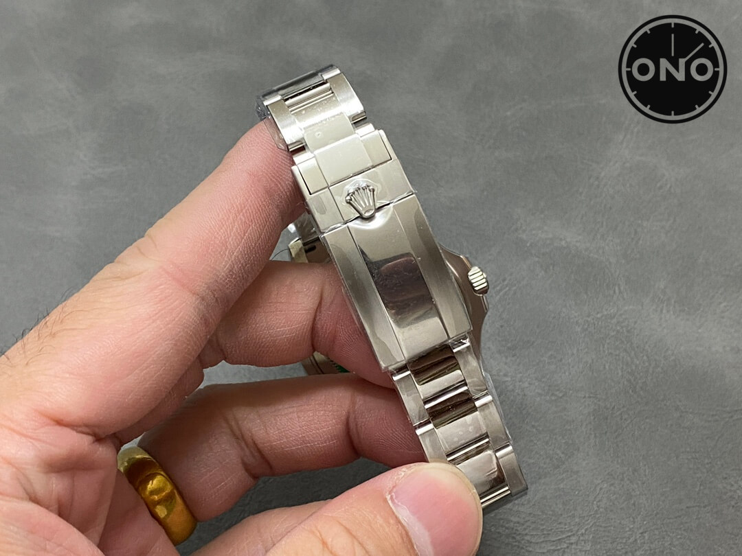 Yacht-Master_25_9.jpg