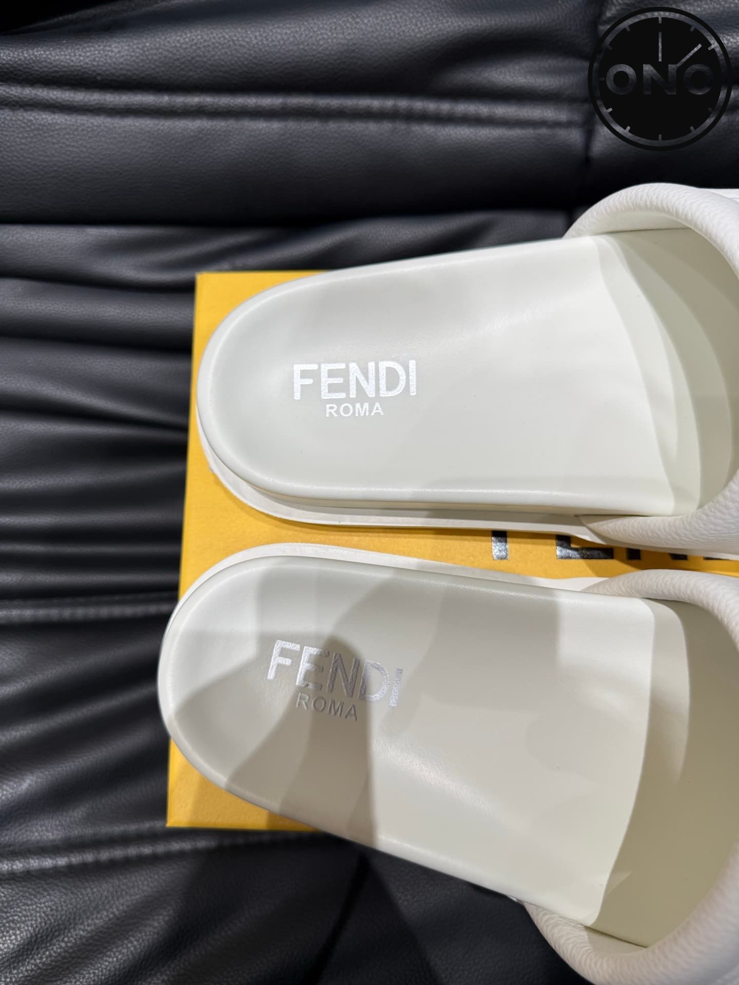 fendi-slippers_36_7.jpg