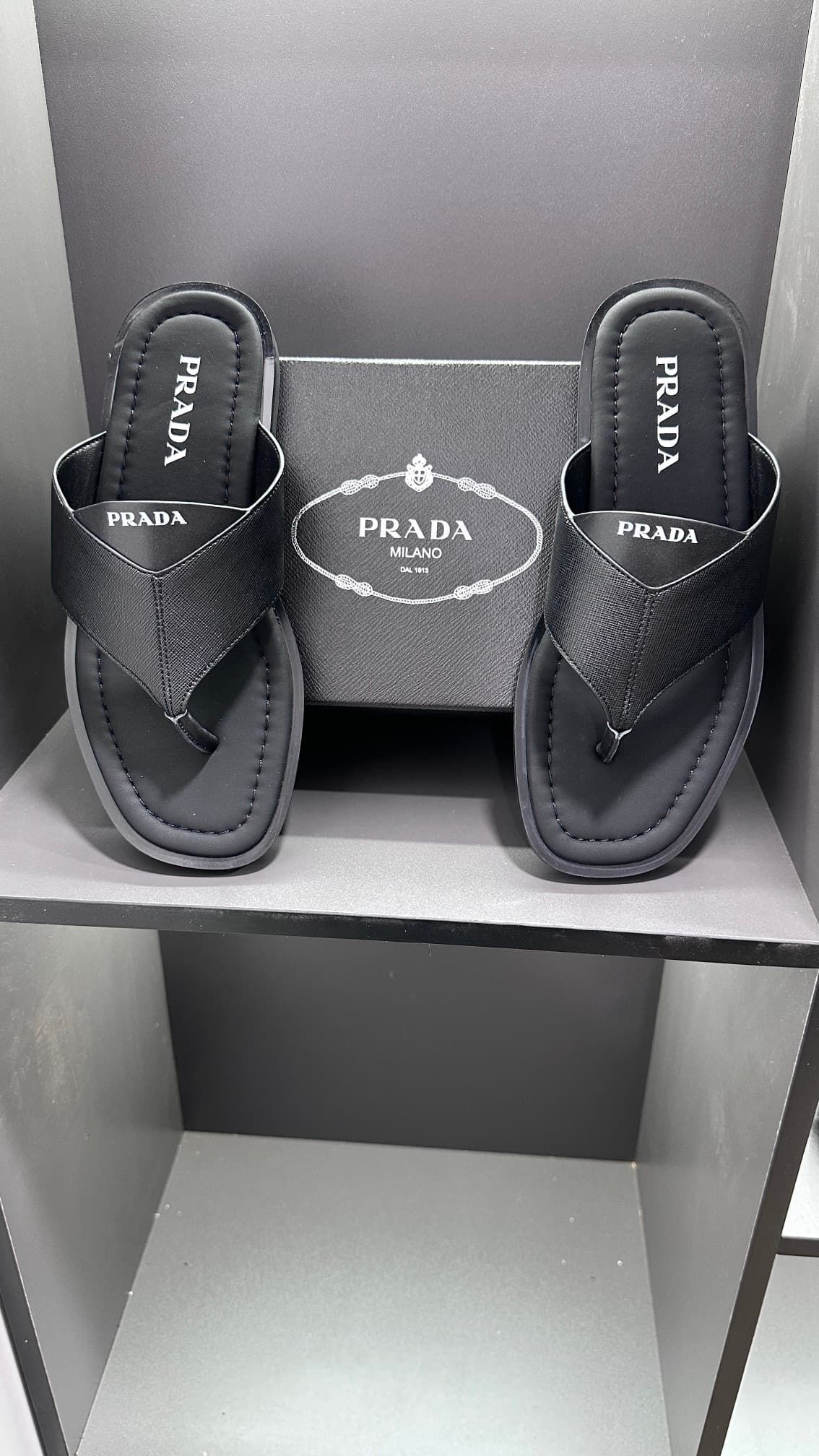 prada-slippers_45_8.jpg