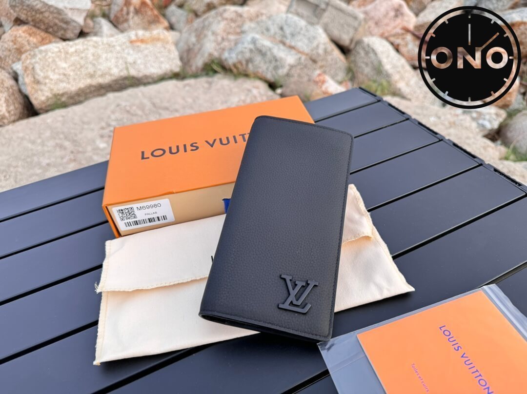 lv_wallet_12_1.jpg