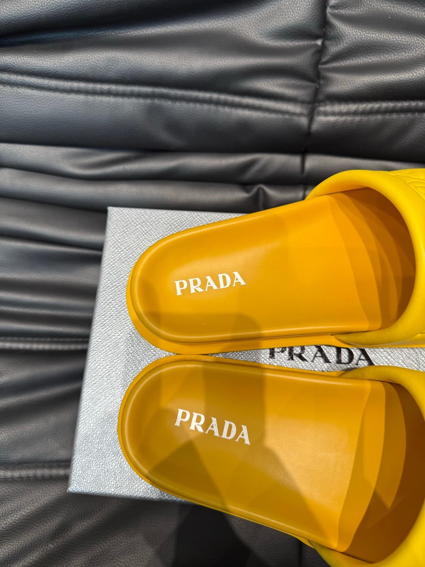 prada-slippers_20_8.jpg