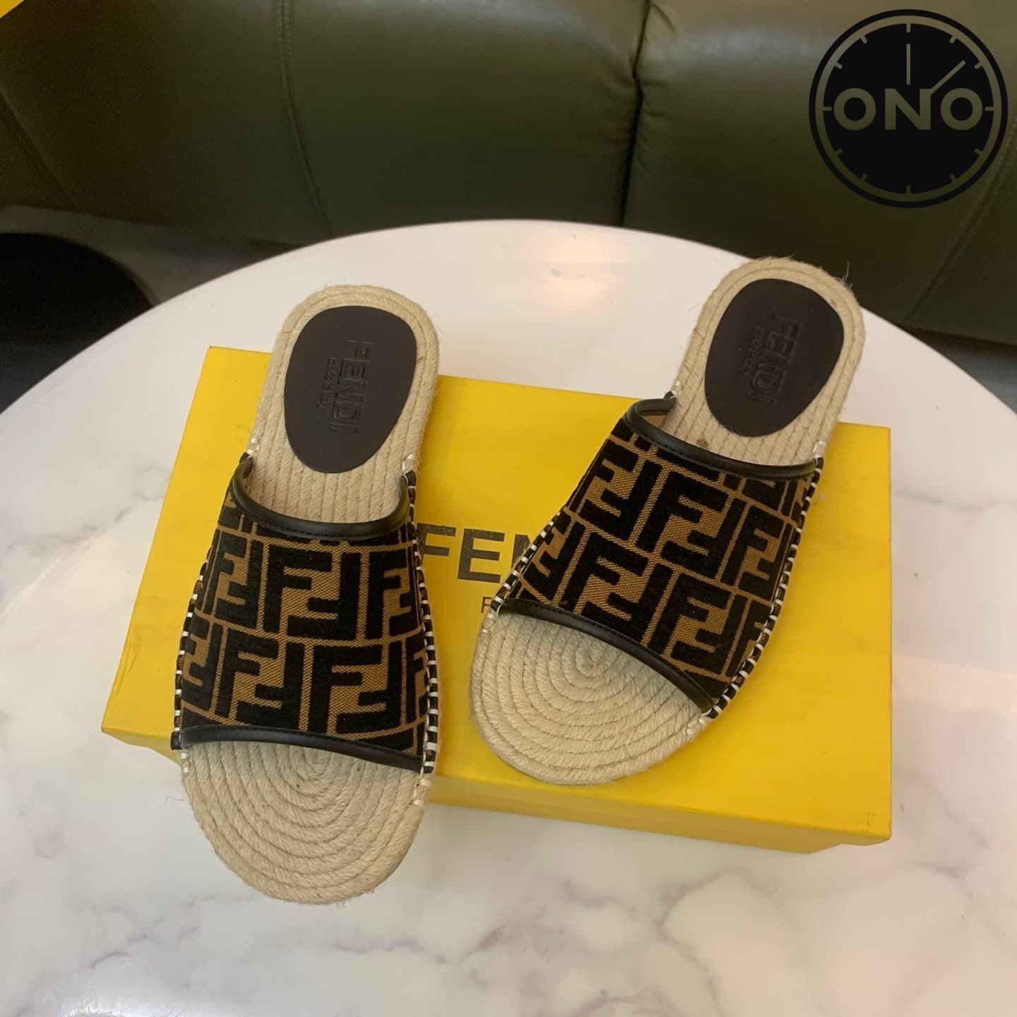 fendi-slippers_26_3.jpg