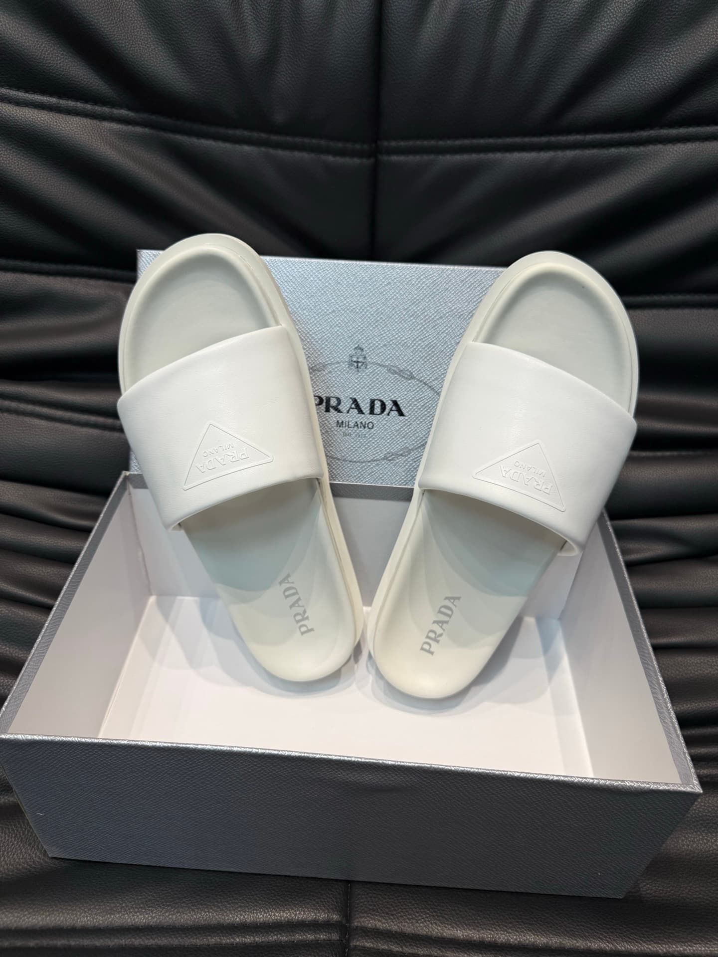 prada-slippers_30_3.jpg