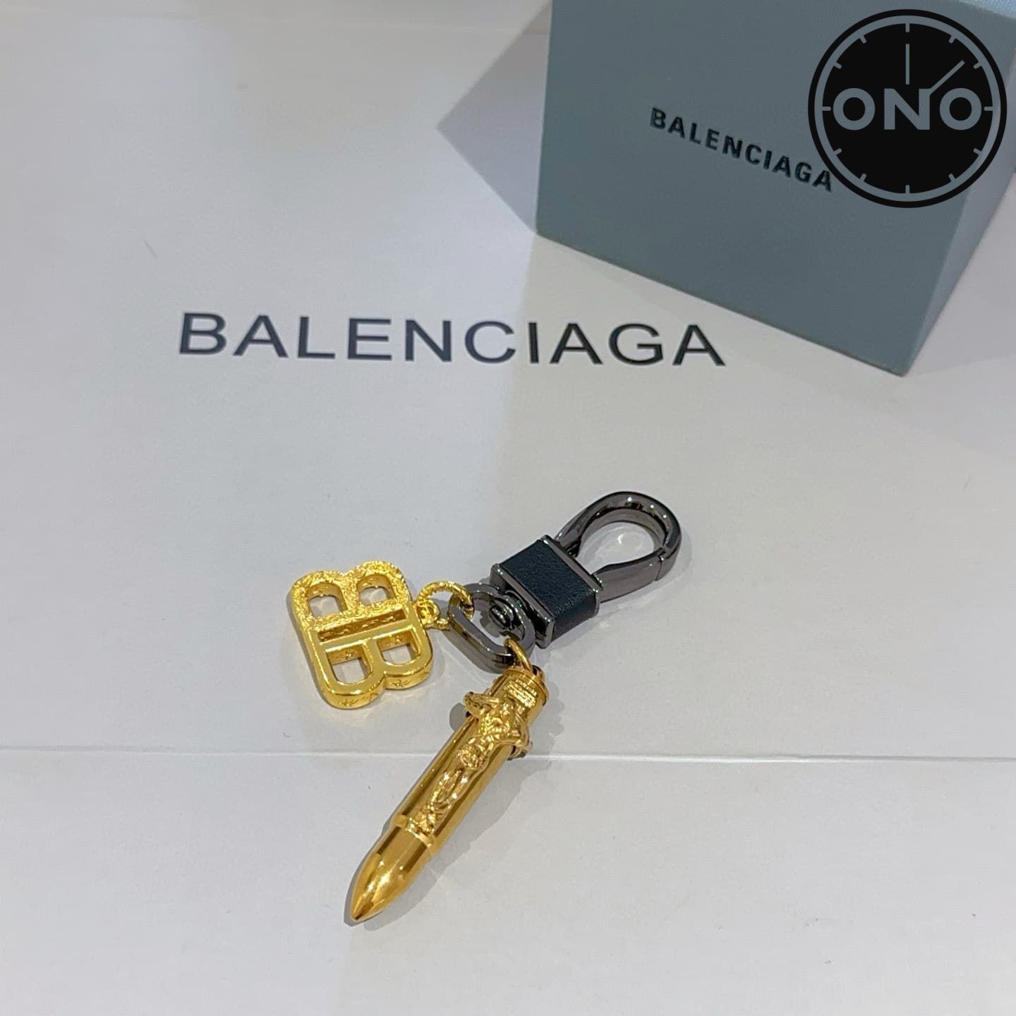 balenciaga-clasp_47_4.jpg