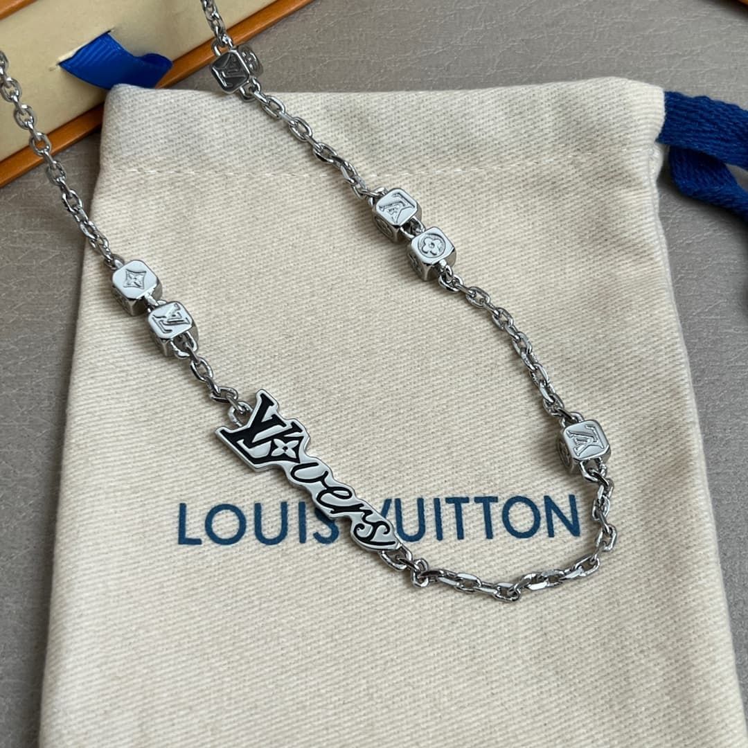 lv-necklace_5_5.jpg