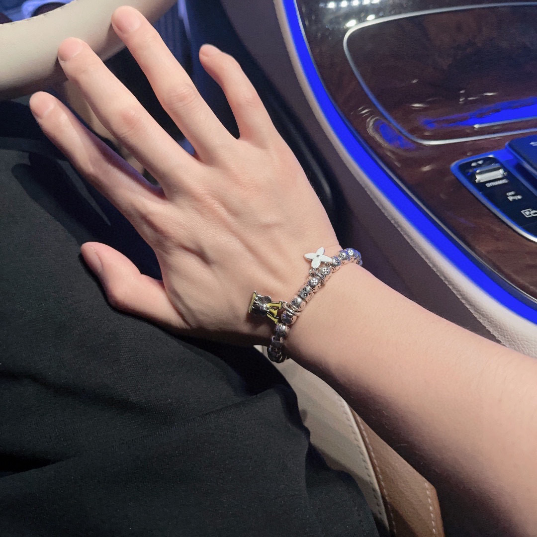 lv-bracelet_42_4.jpg