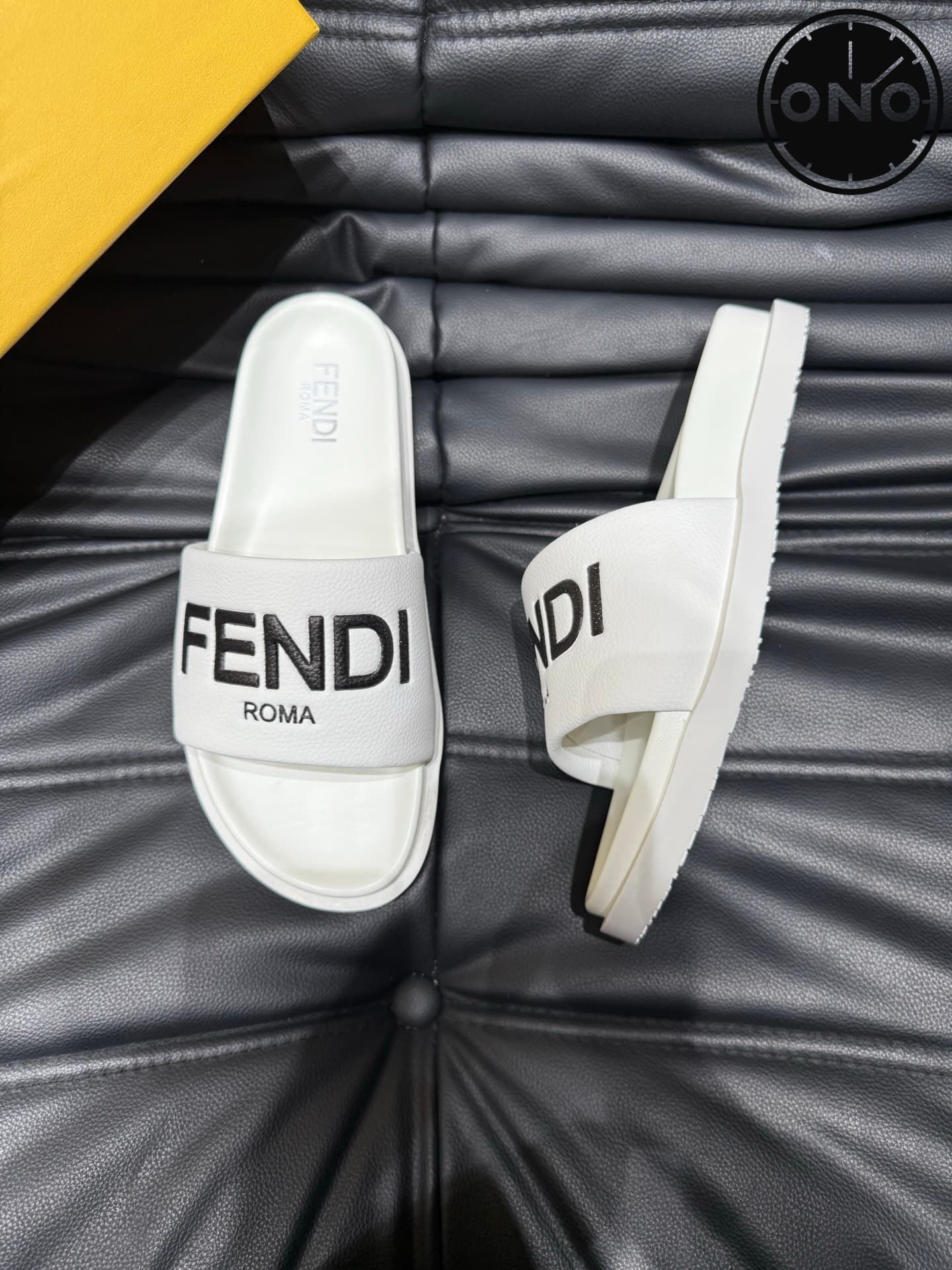 fendi-slippers_29_1.jpg