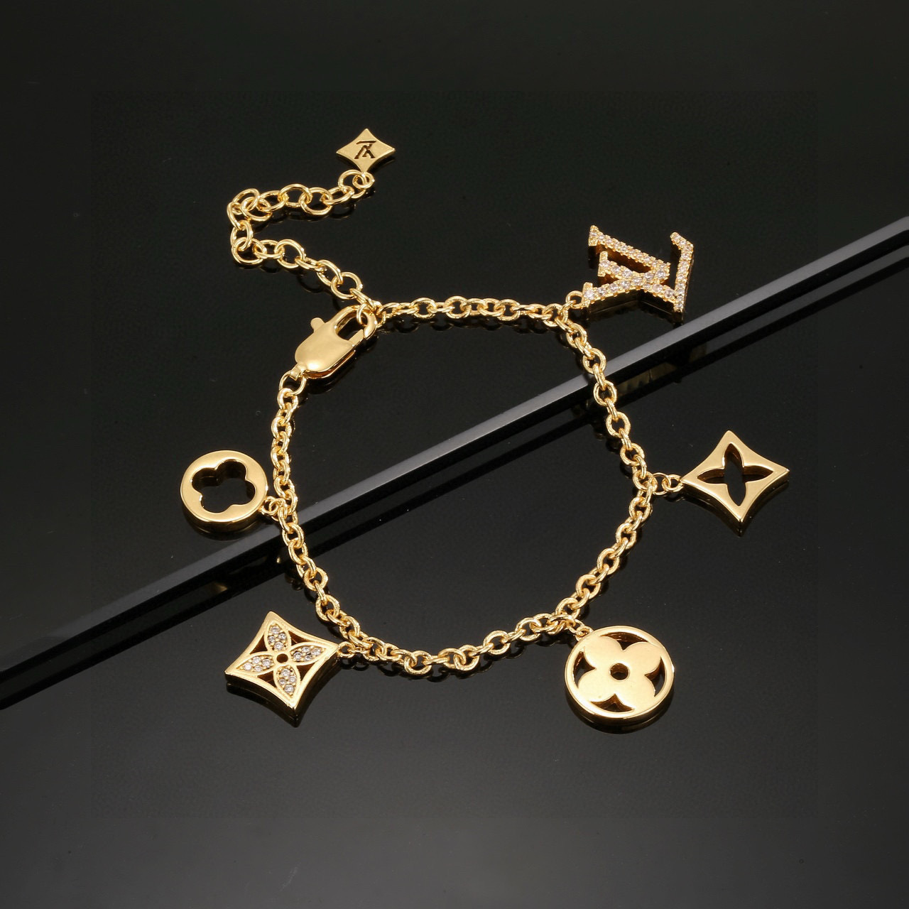 lv-bracelet_17_2.jpg
