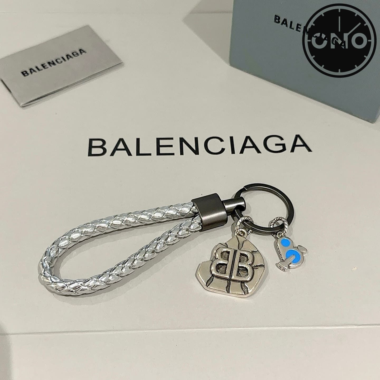 balenciaga-clasp_75_4.jpg