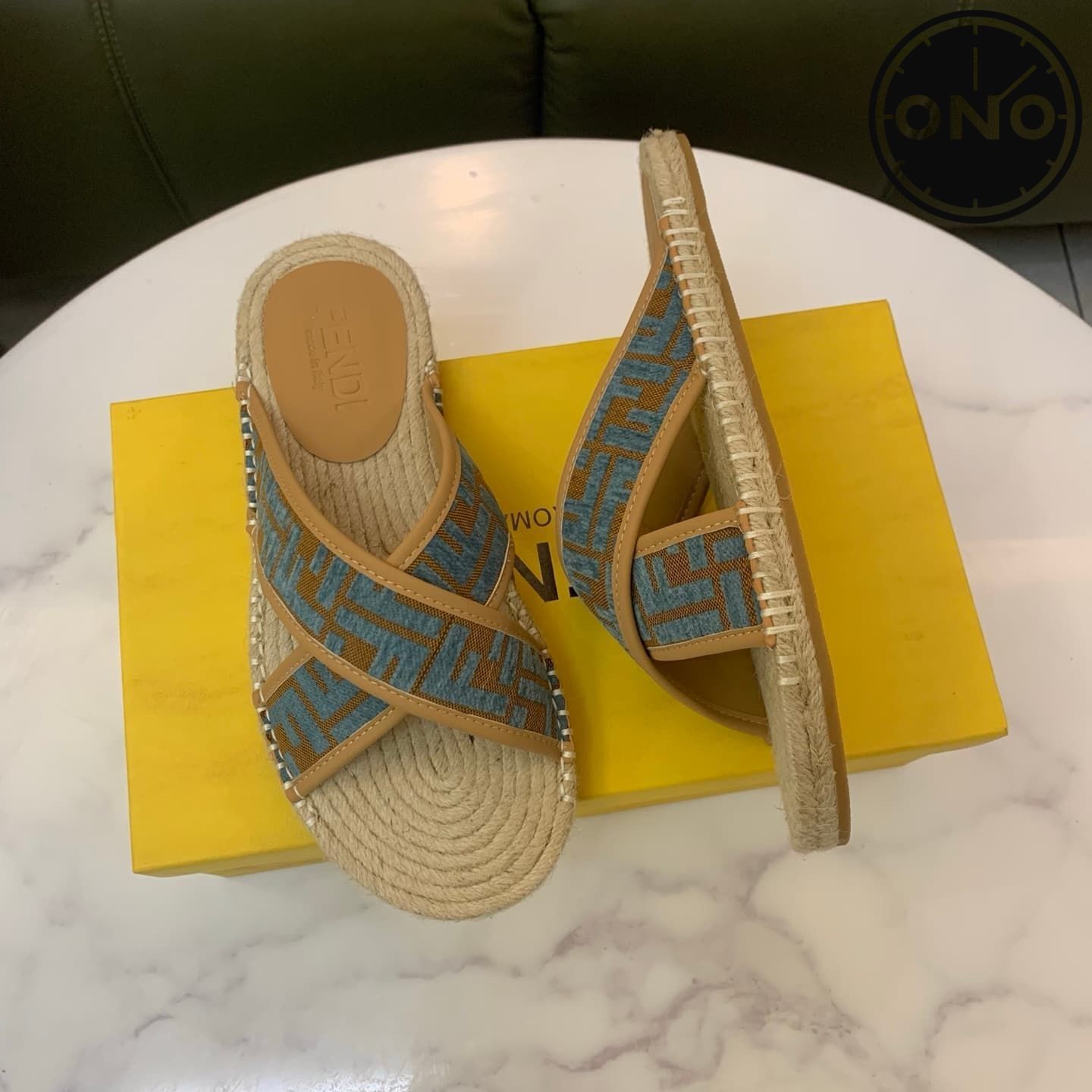 fendi-slippers_5_4.jpg