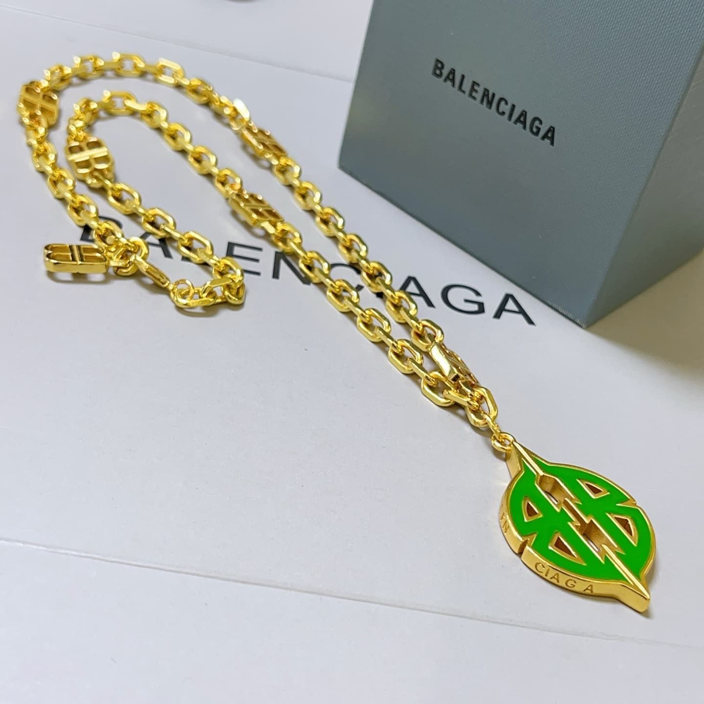 balenciaga-necklace_40_6.jpg