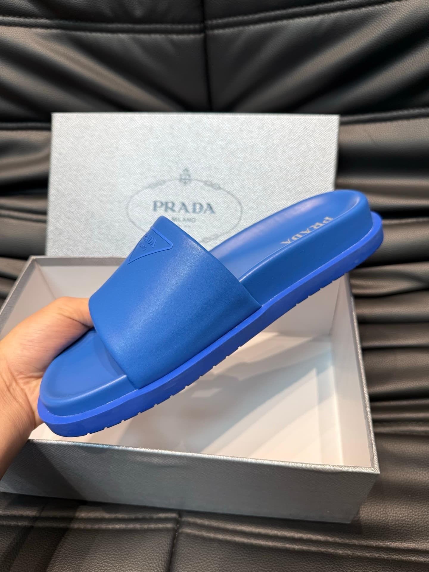 prada-slippers_27_7.jpg