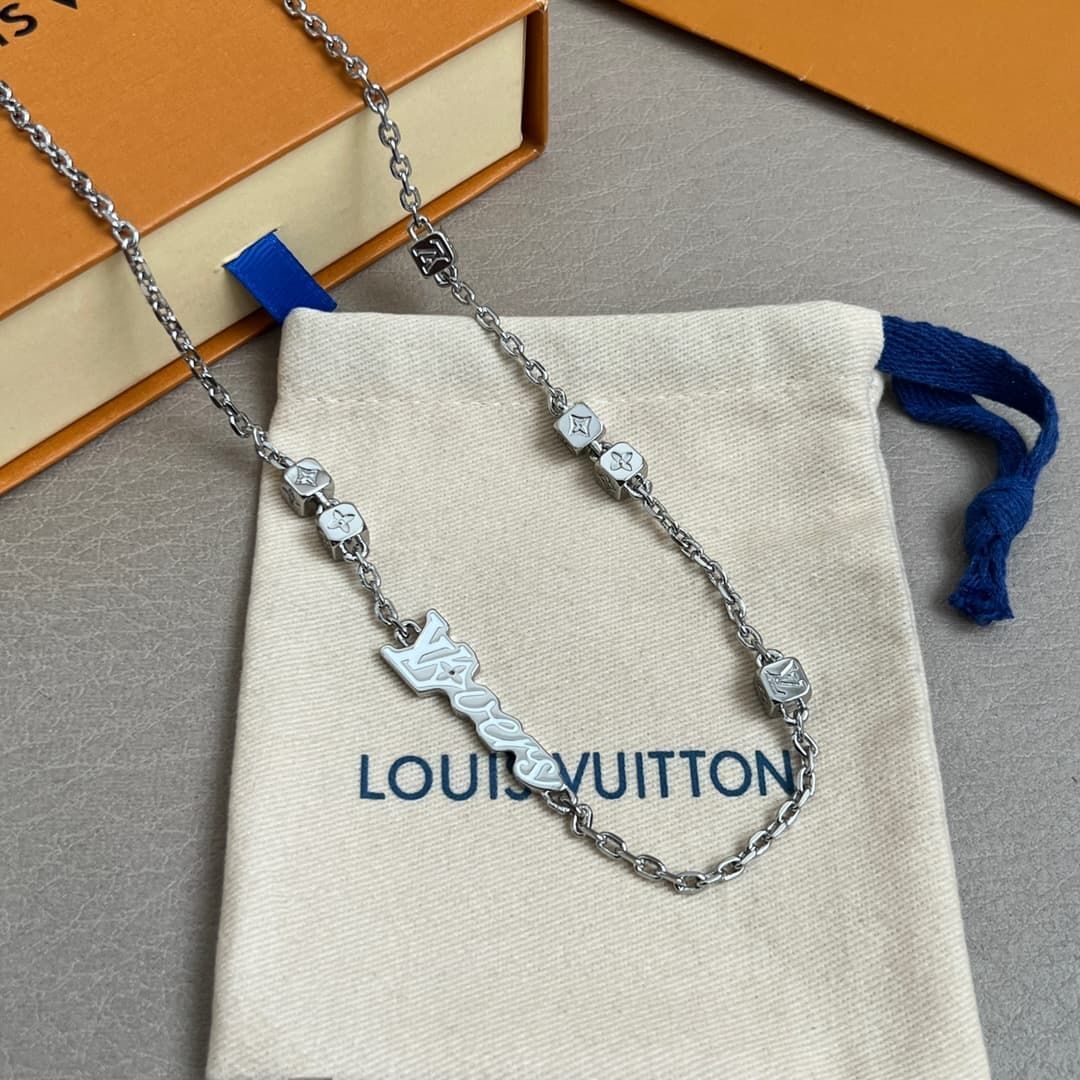 lv-necklace_6_3.jpg