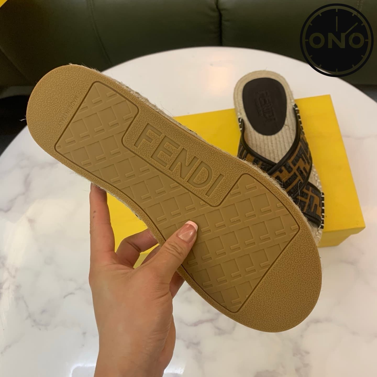 fendi-slippers_2_6.jpg