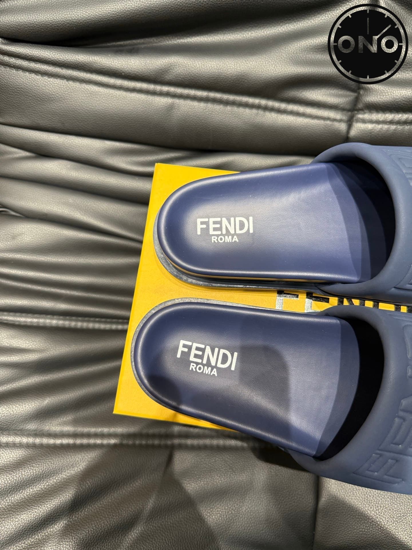 fendi-slippers_38_7.jpg