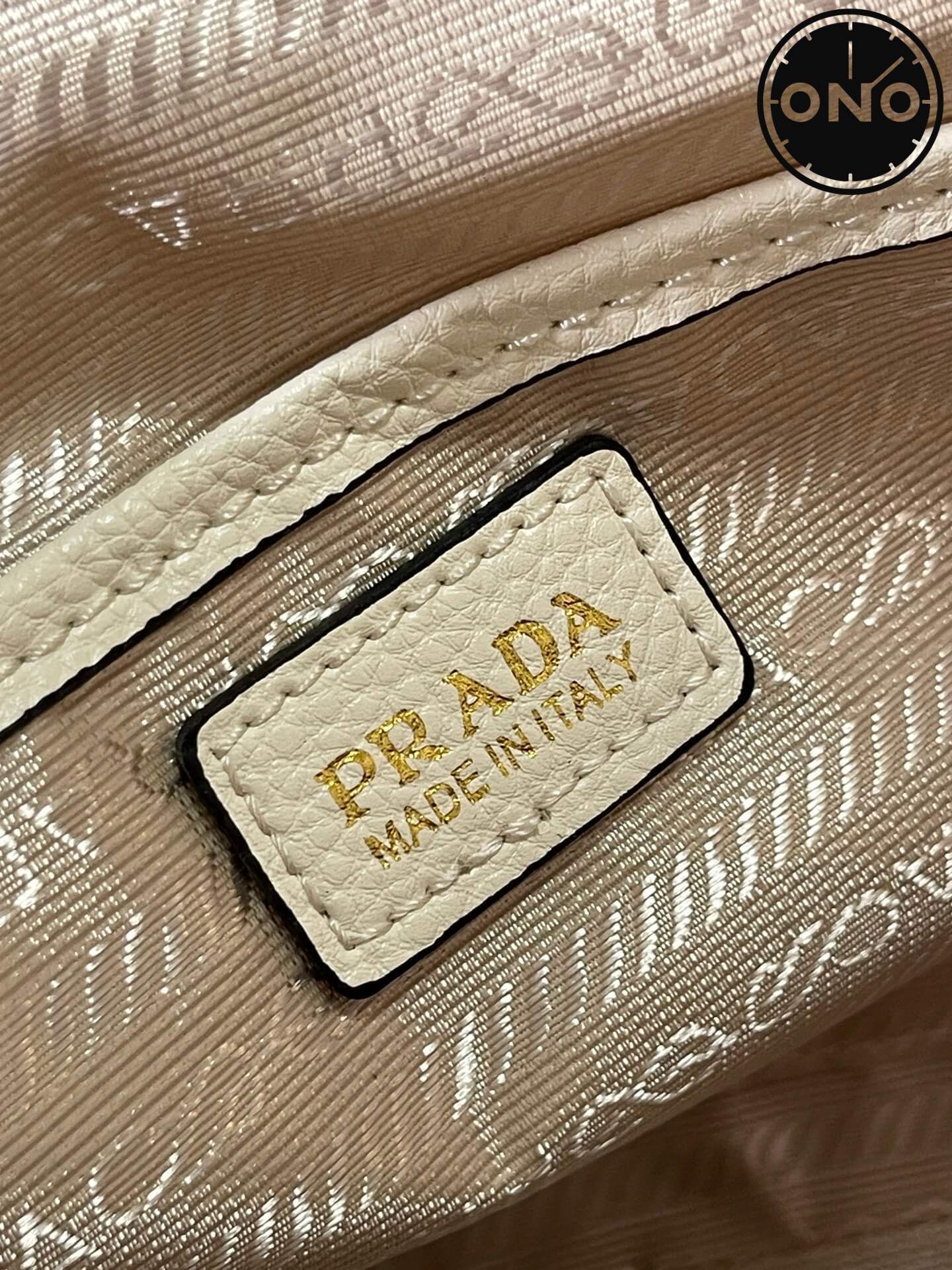 prada_women_138_8.jpg