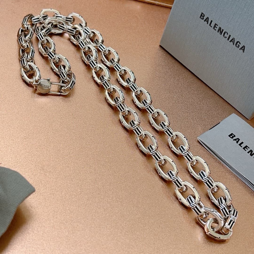 balenciaga-necklace_33_1.jpg