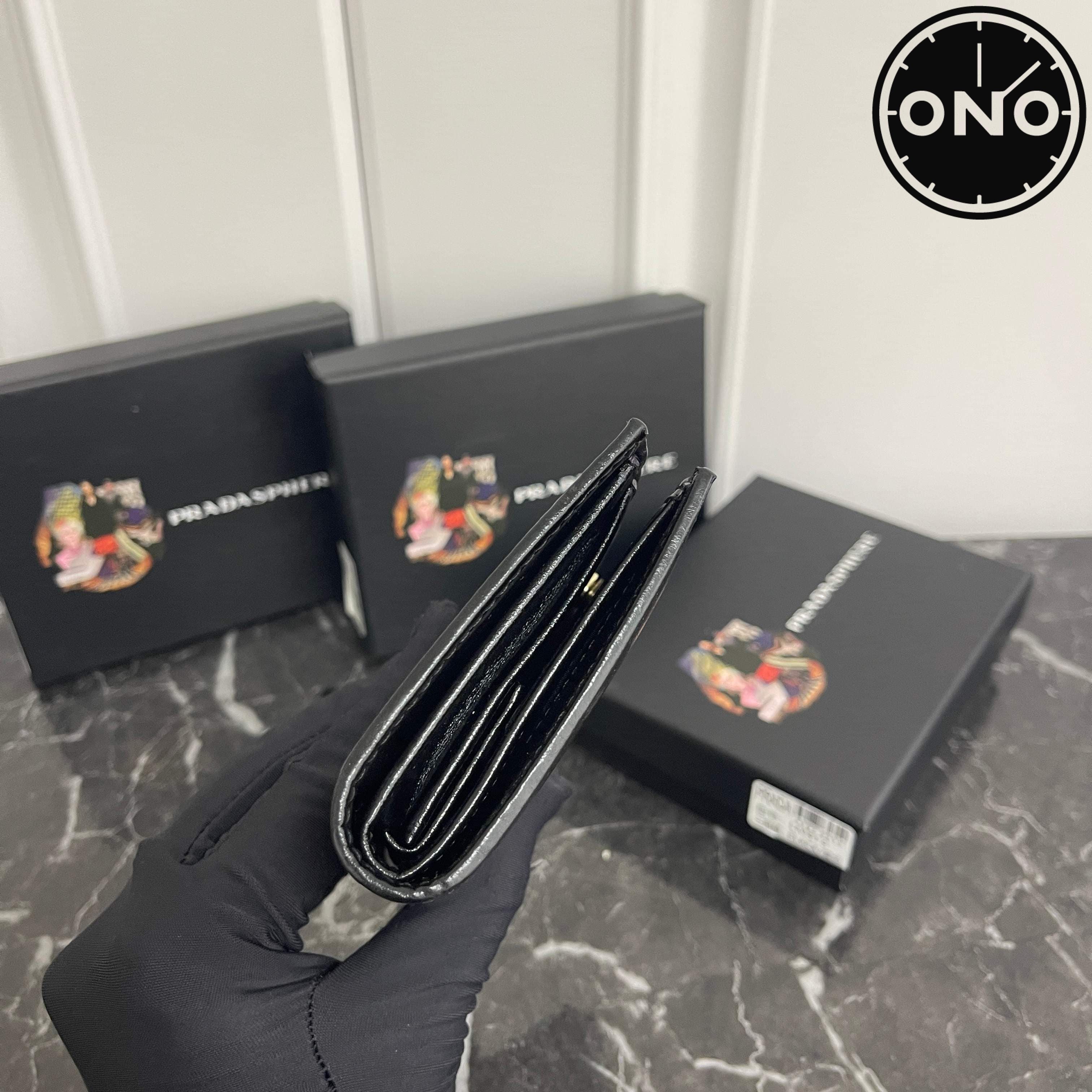 prada_wallet_11_8.jpg