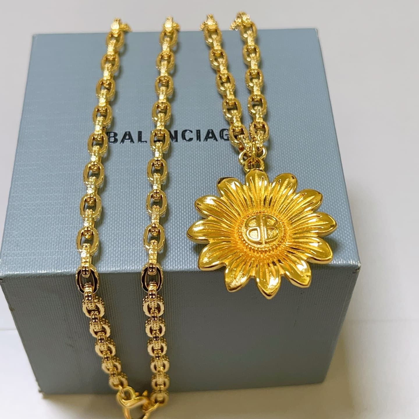 balenciaga-necklace_50_2.jpg