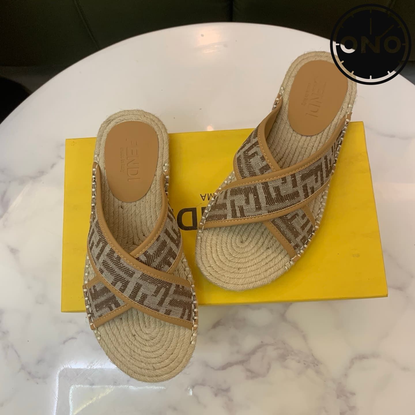 fendi-slippers_11_3.jpg