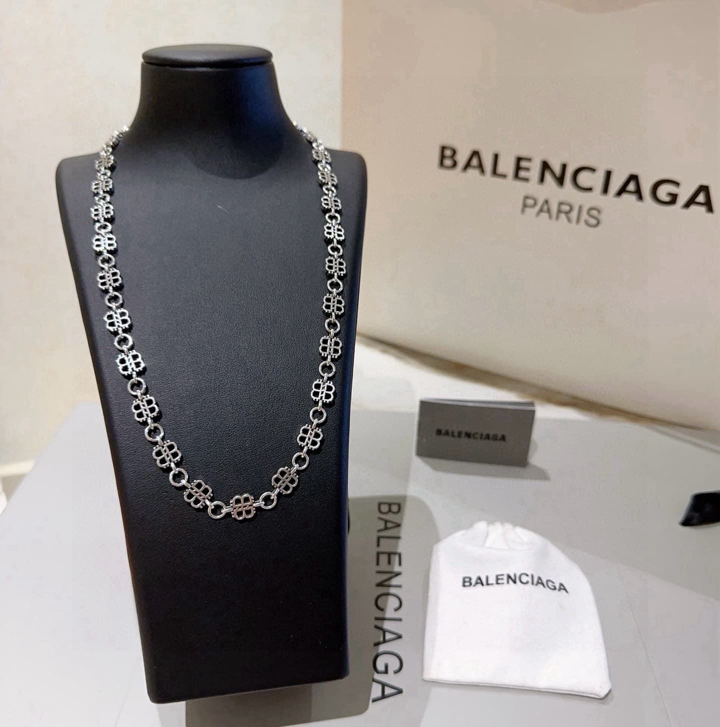 balenciaga-necklace_7_5.jpg