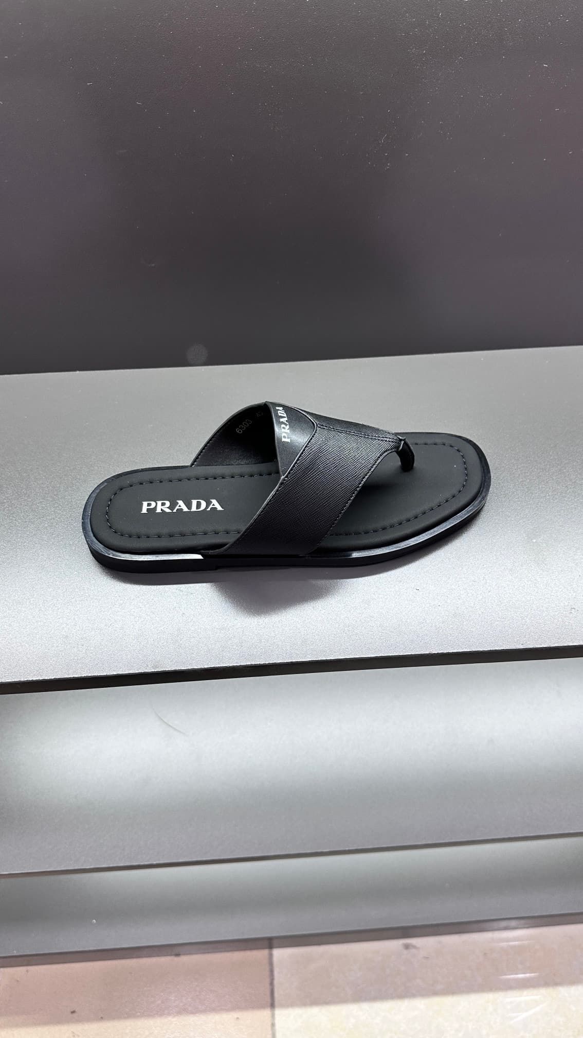 prada-slippers_45_4.jpg