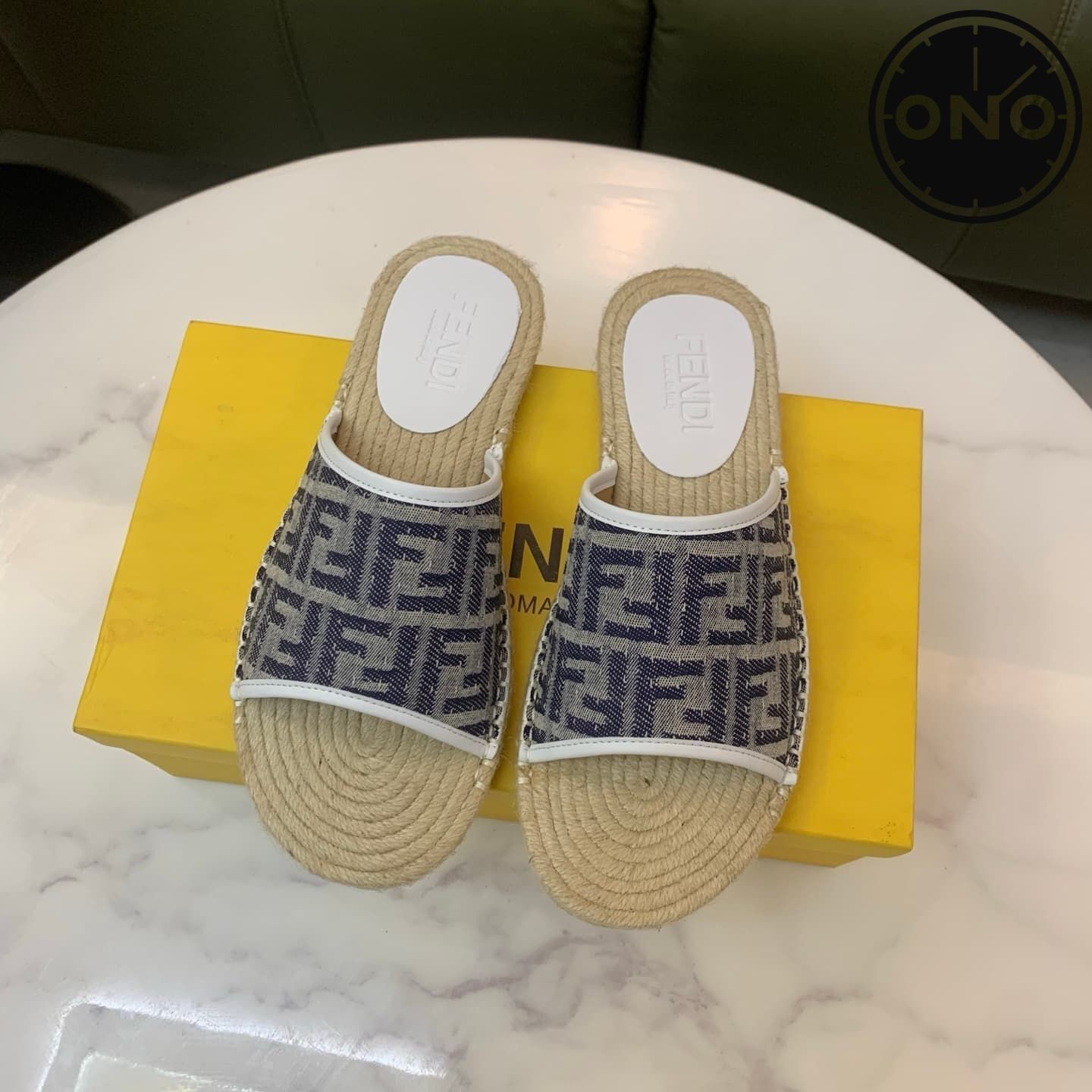 fendi-slippers_16_1.jpg