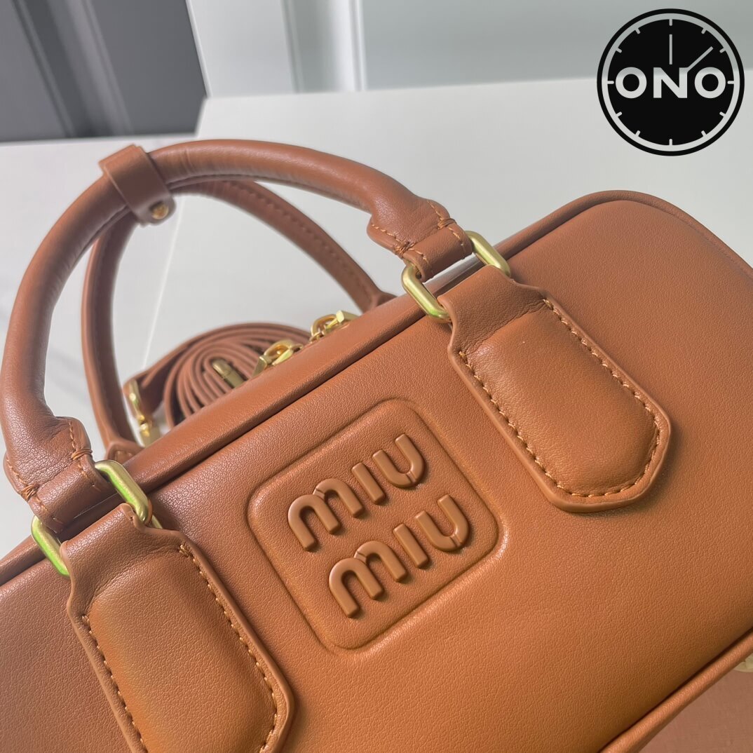 miumiu_women_134_4.jpg