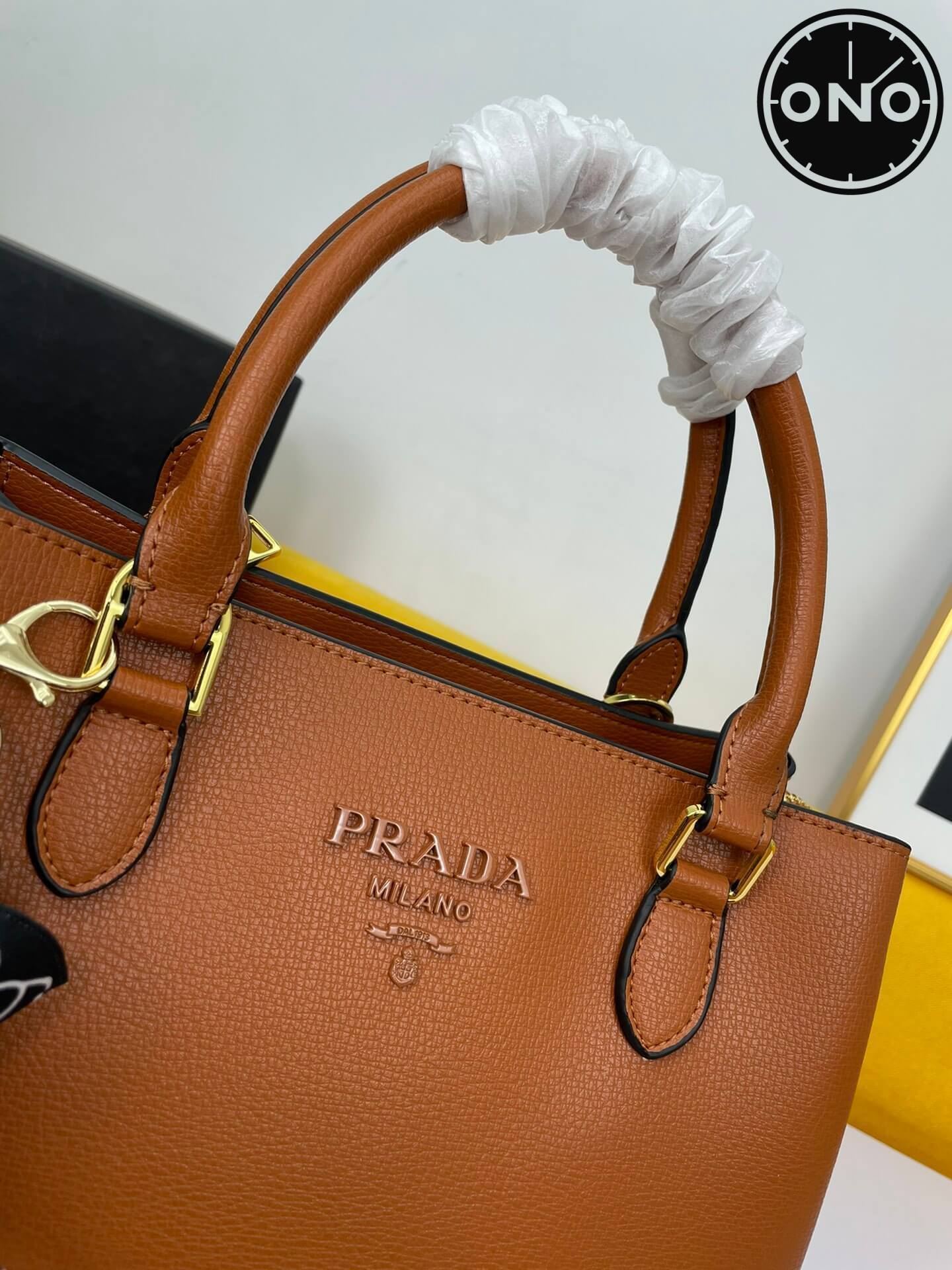 prada_women_23_4.jpg