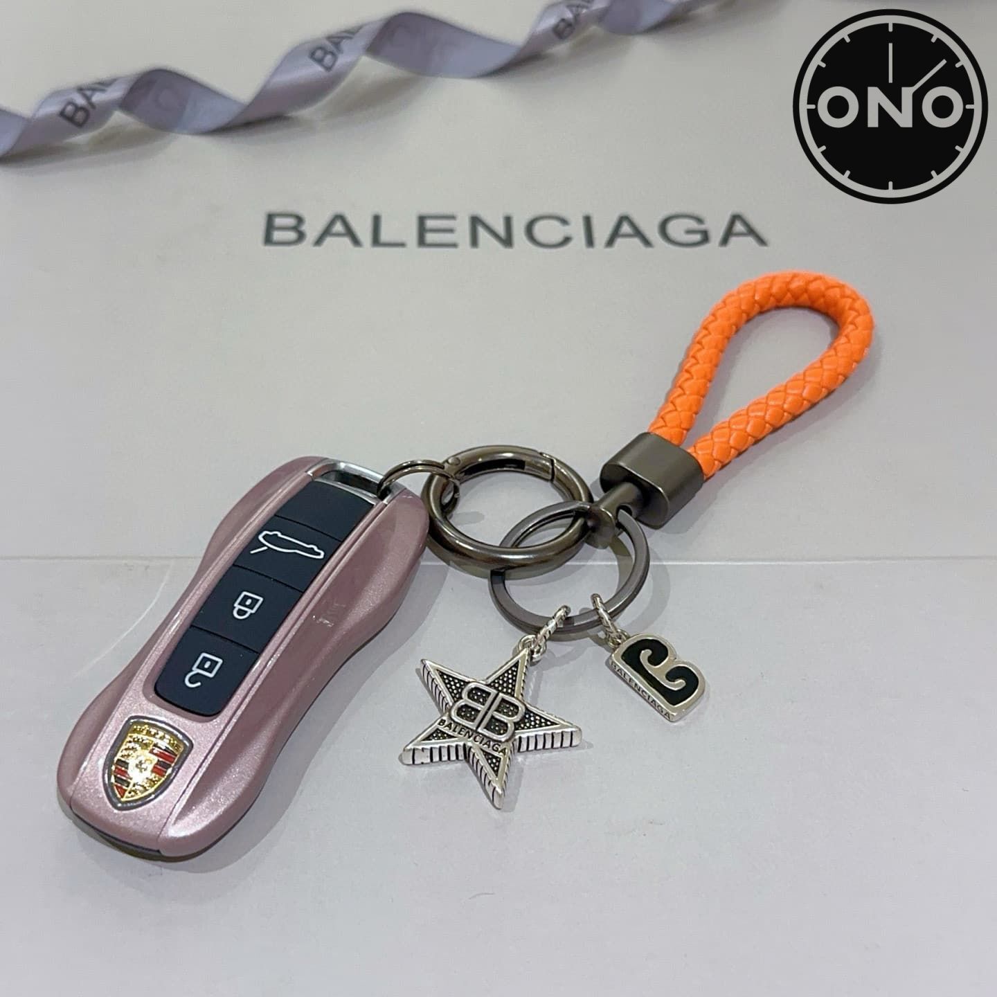 balenciaga-clasp_40_2.jpg