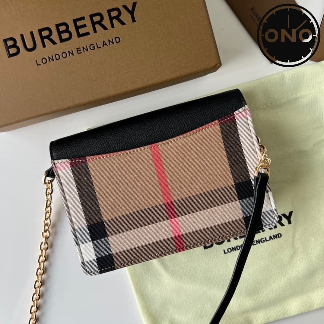 burberry_women_74_1.jpg