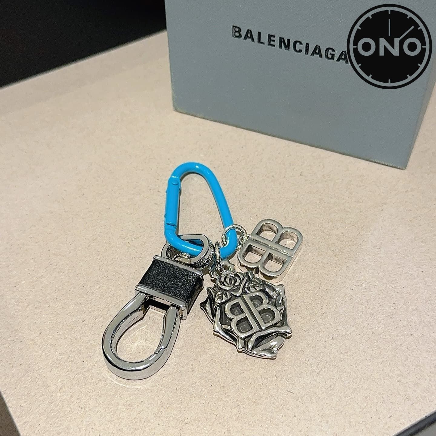 balenciaga-clasp_31_4.jpg