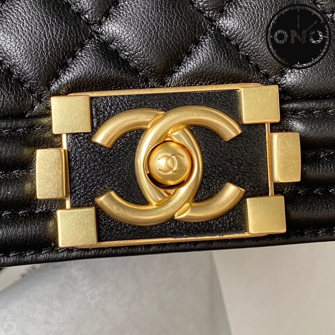 chanel_women_76_2.jpg
