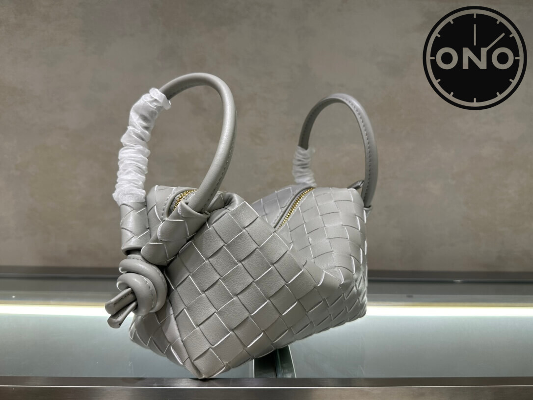 bottega_veneta_women_194_3.jpg