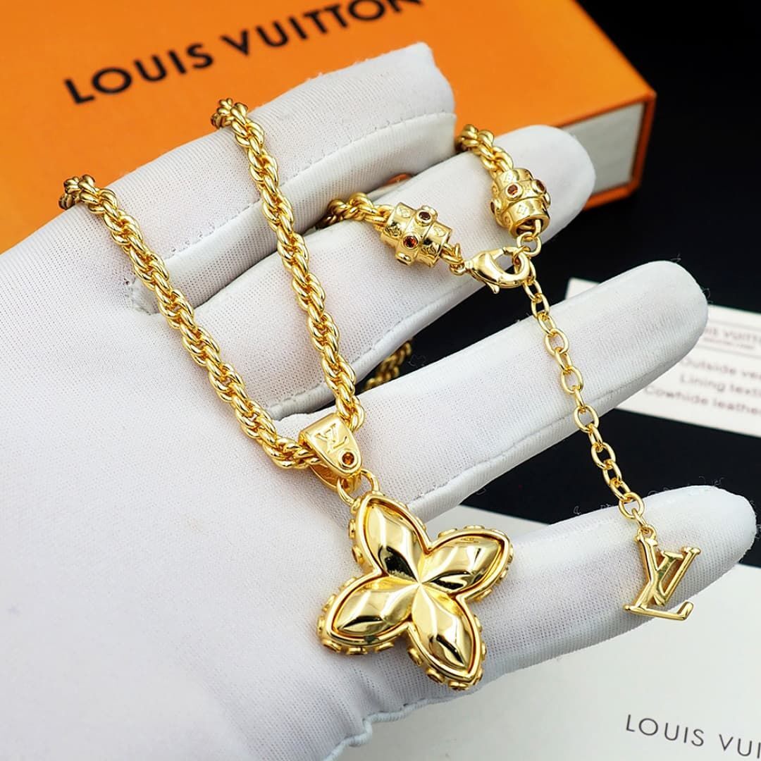 lv-necklace_3_5.jpg