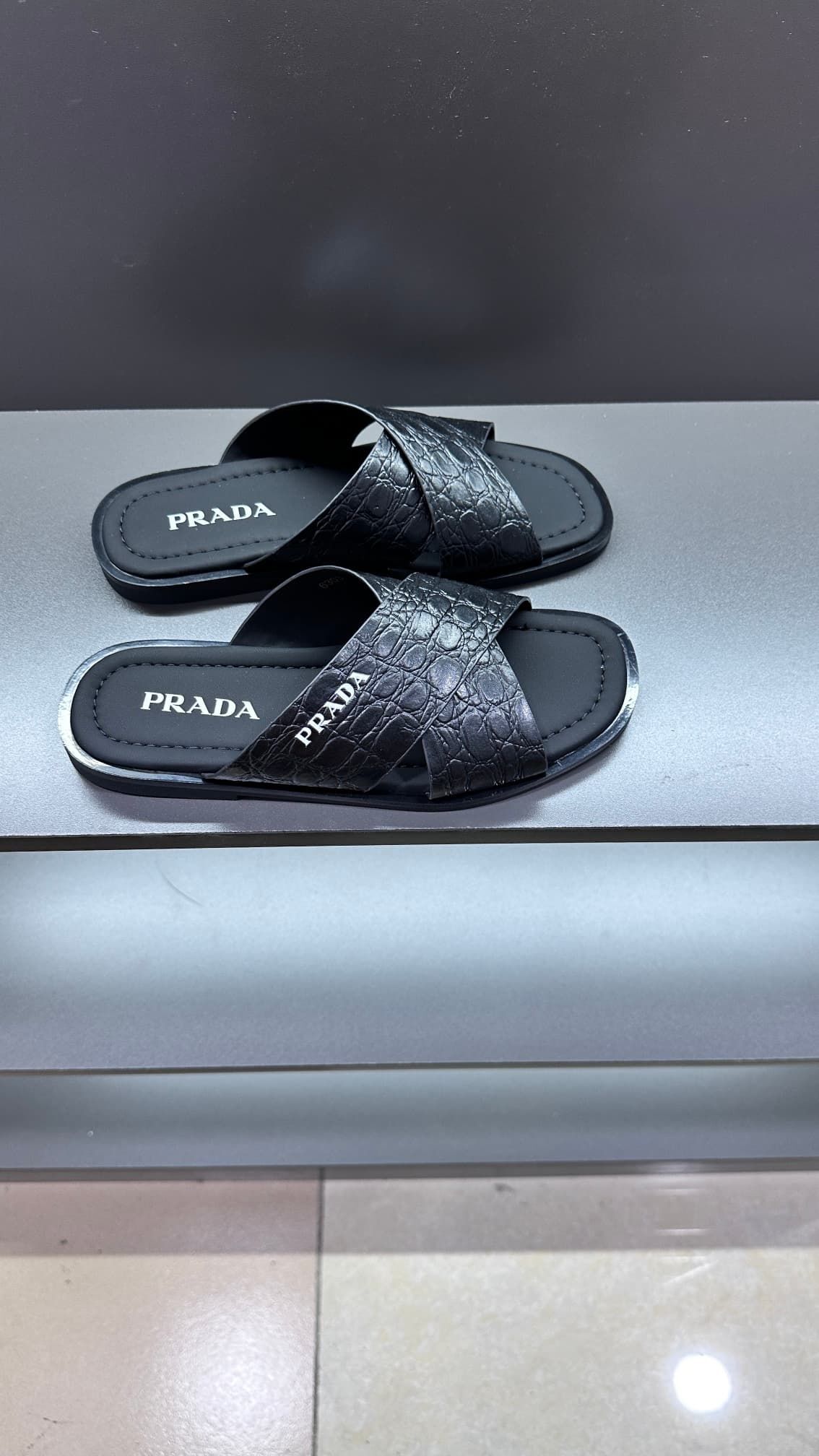 prada-slippers_48_1.jpg