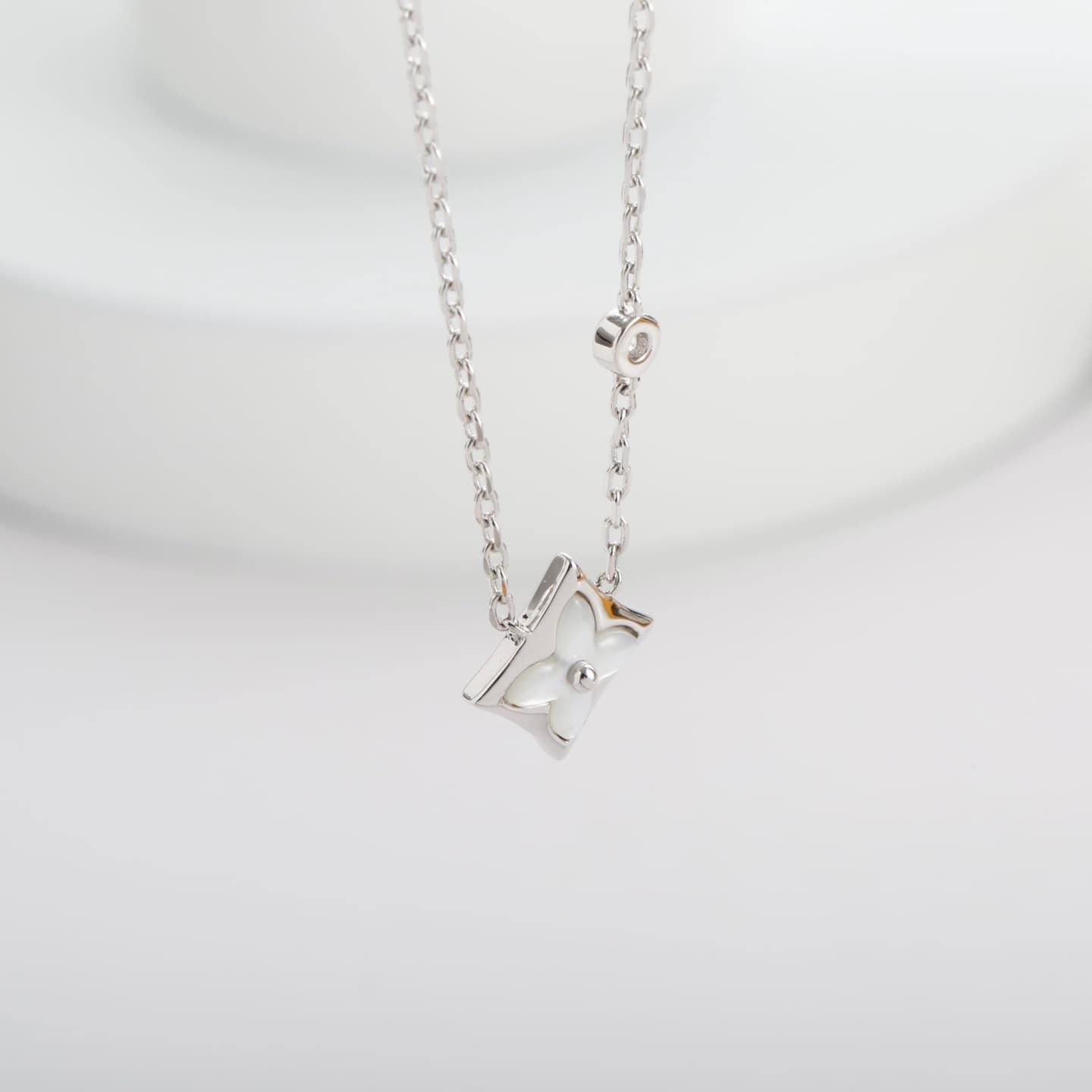lv-necklace_34_4.jpg