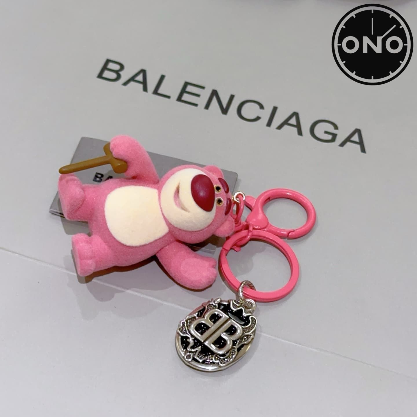 balenciaga-clasp_64_5.jpg