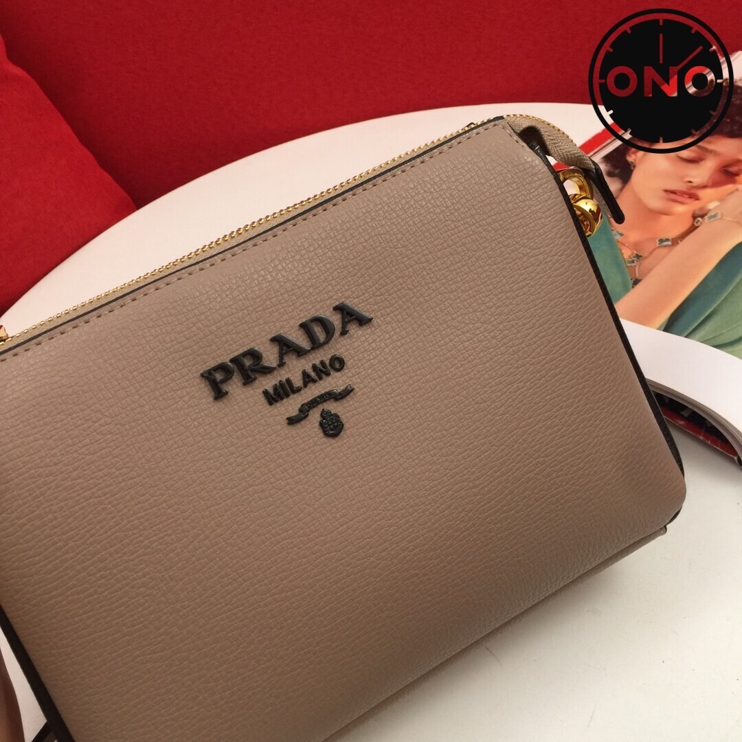 prada_women_128_3.jpg