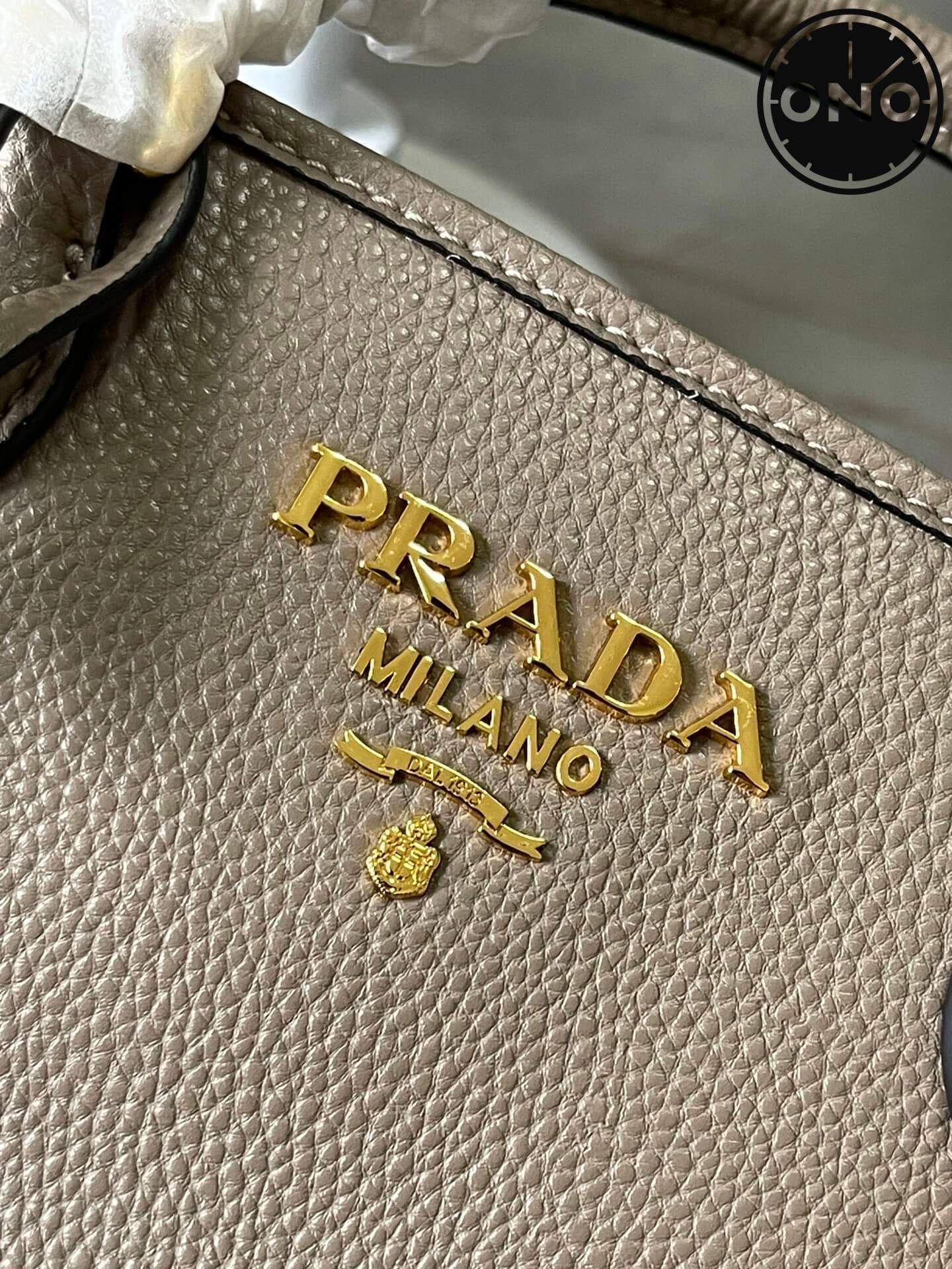 prada_women_135_3.jpg