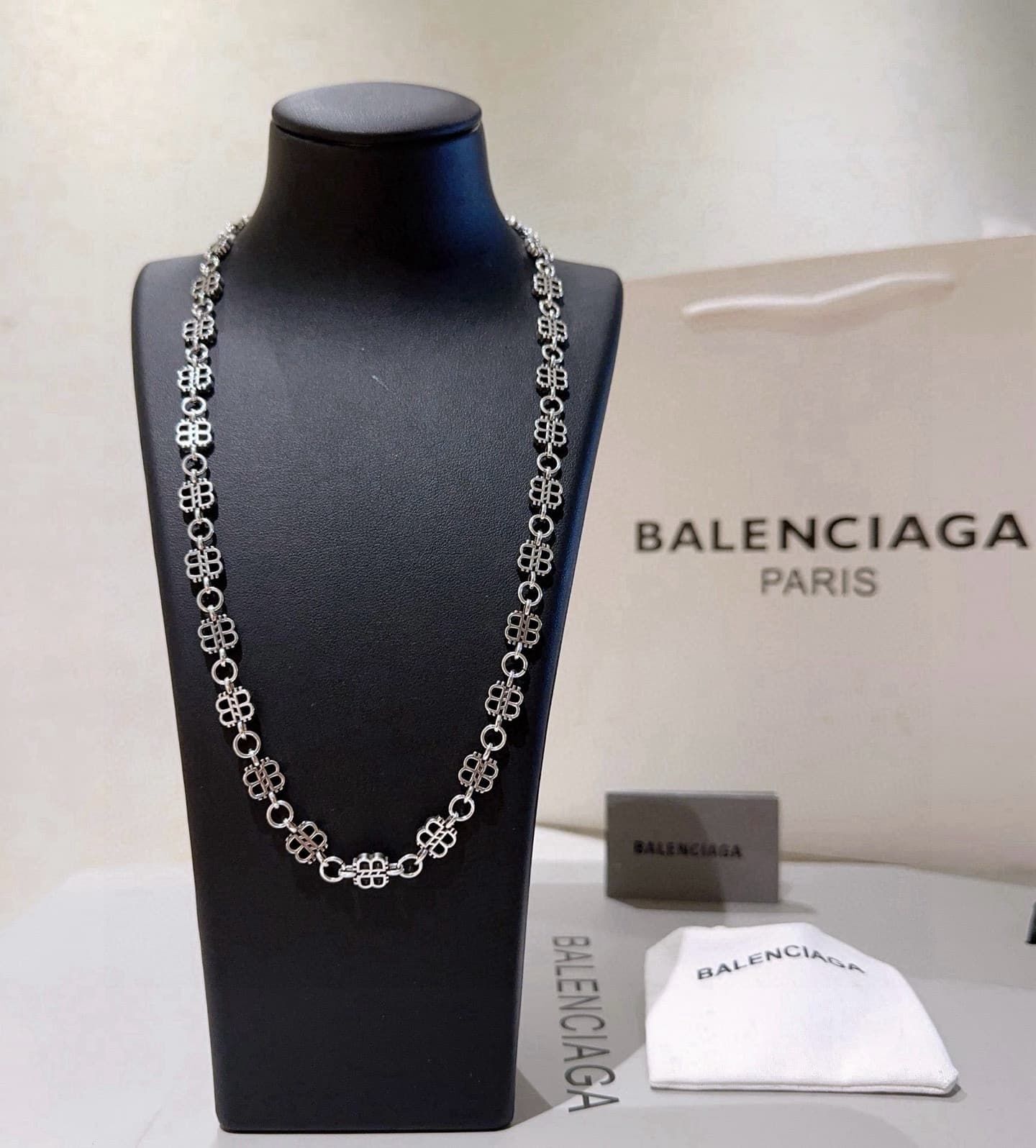 balenciaga-necklace_7_6.jpg